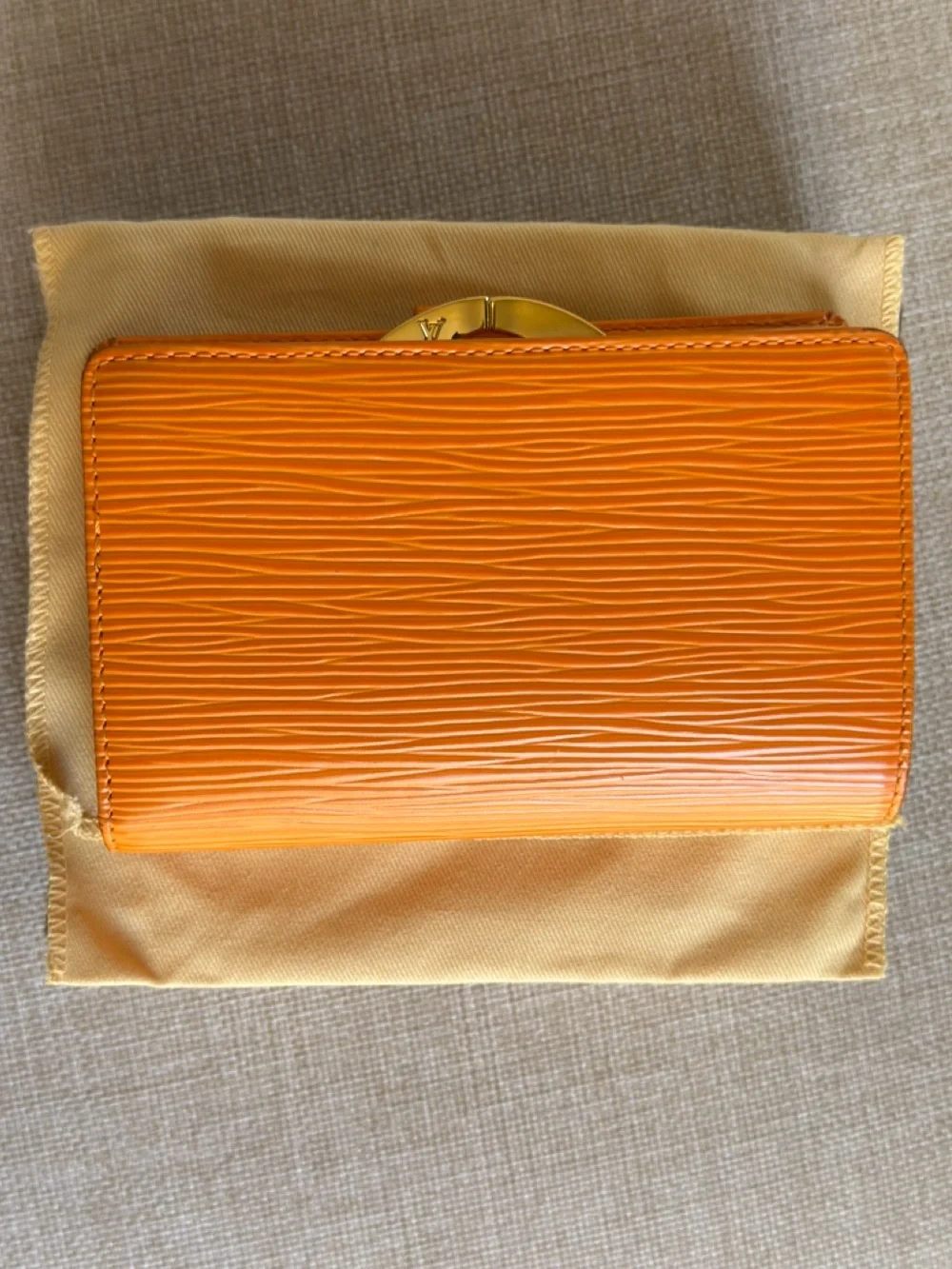 Louis Vuitton Epi Porte Monnaie Viennois Mandarin Orange Kiss Lock Coin Wallet